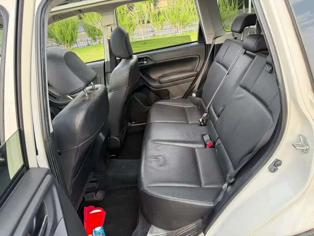 Subaru Forester 2015 — фото 10