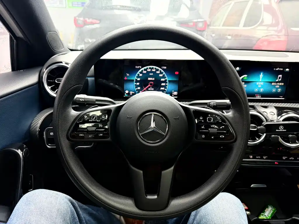 Mercedes-Benz A-Class 2021 — фото 18