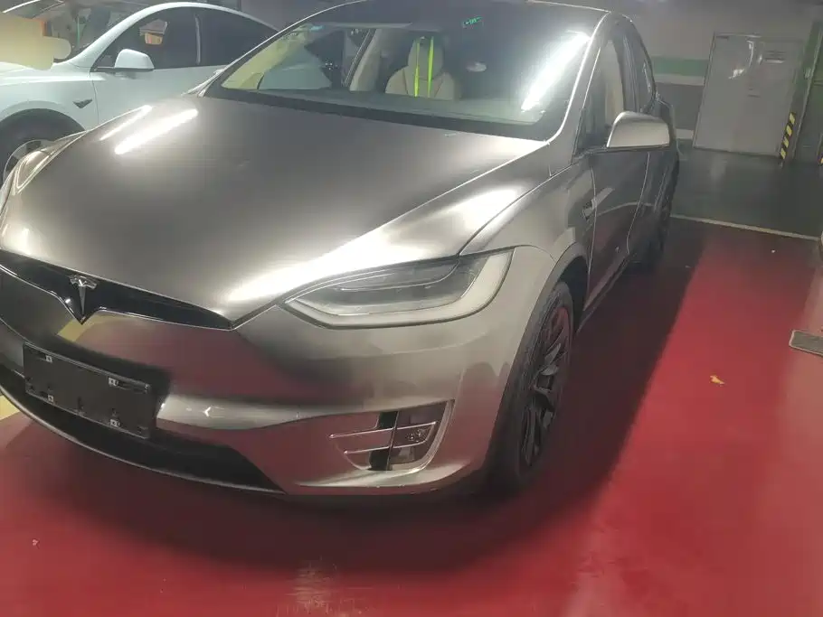 Tesla Model X 2019 — фото 1