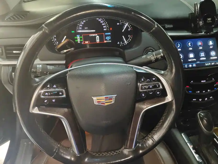 Cadillac XTS 2018 — фото 15