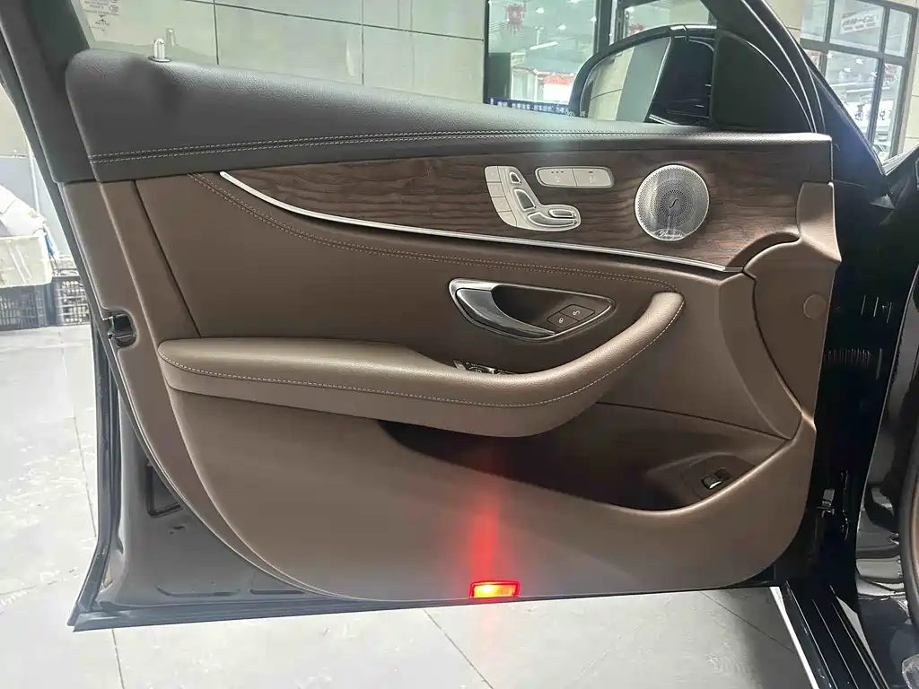 Mercedes-Benz E-Class 2020 — фото 8