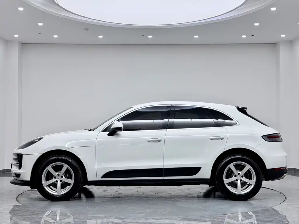 Porsche Macan 2019 — фото 20