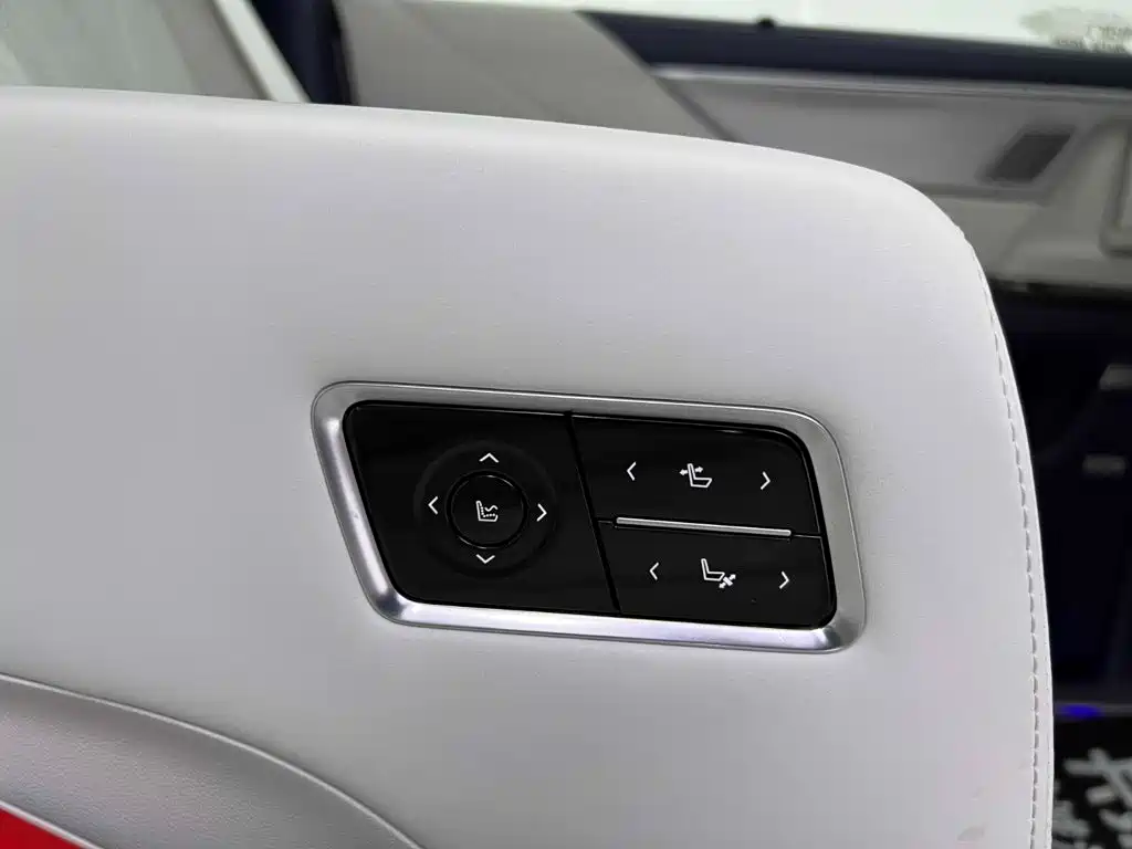 Buick GL8 New Energy 2024 — фото 27