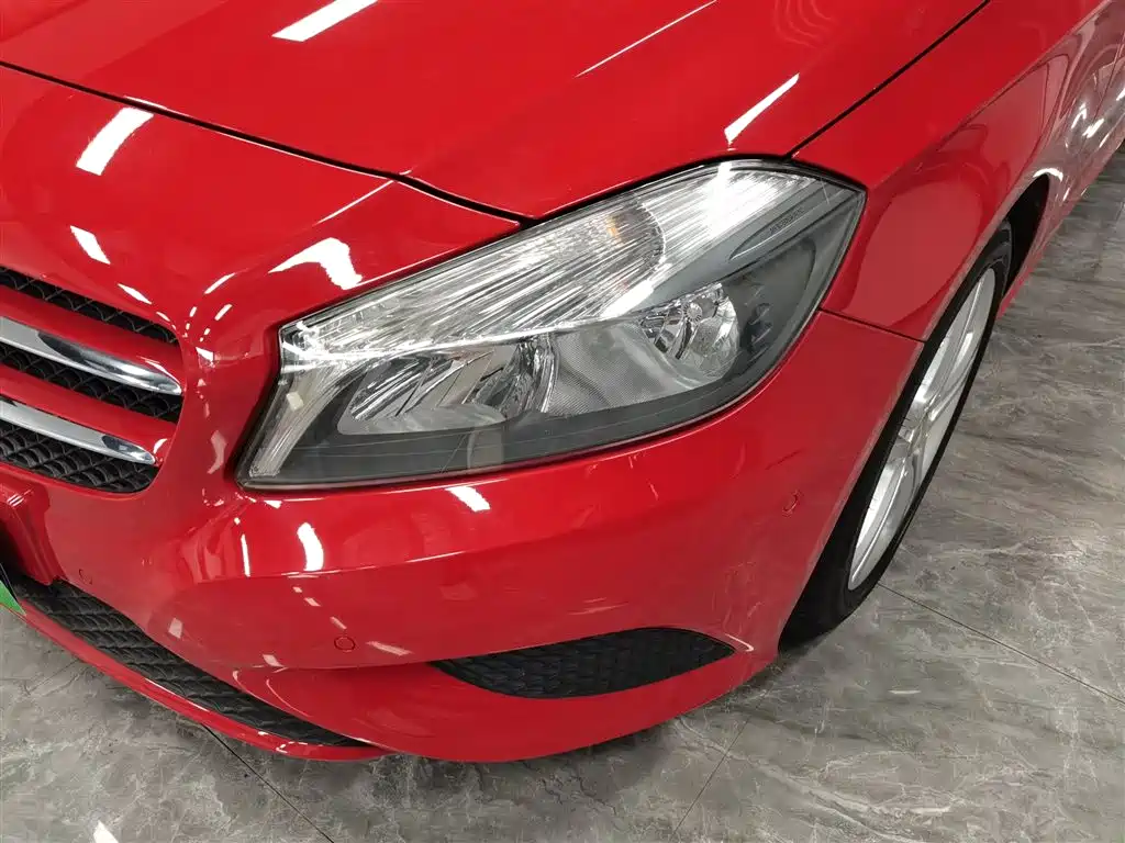 Mercedes-Benz A-Class 2015 — фото 24