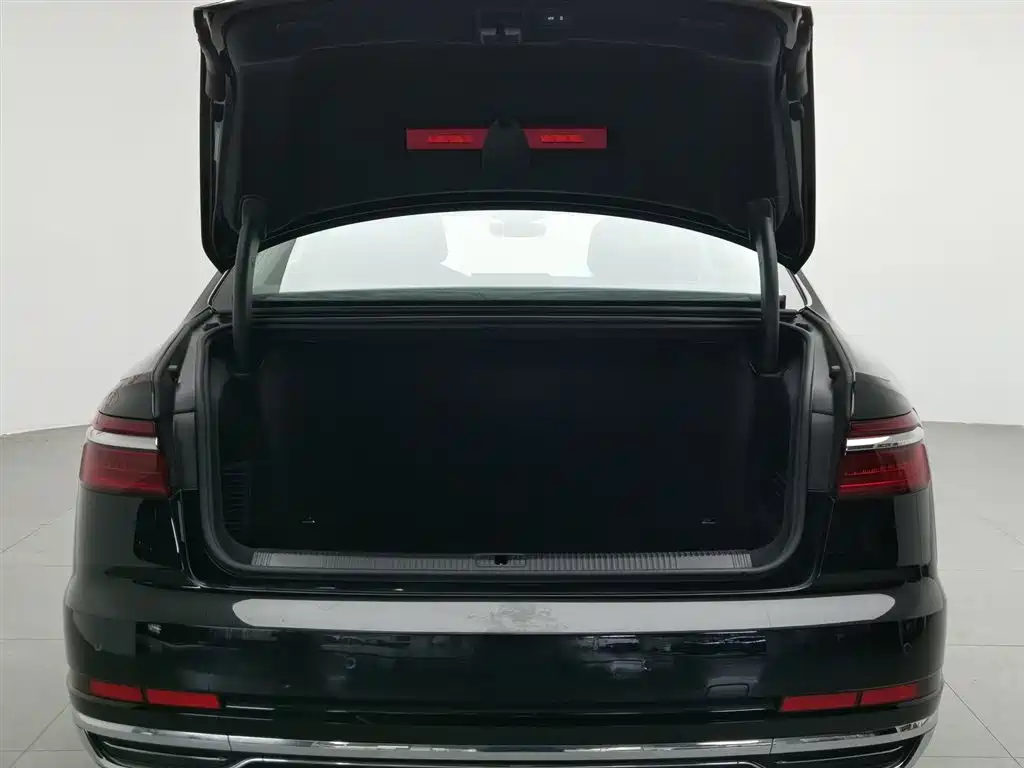 Audi A8 2019 — фото 16