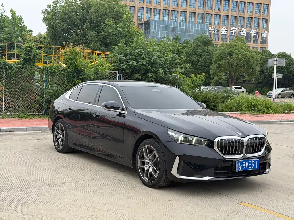 BMW 5 Series 2024