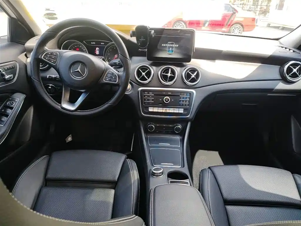 Mercedes-Benz GLA 2018 — фото 10