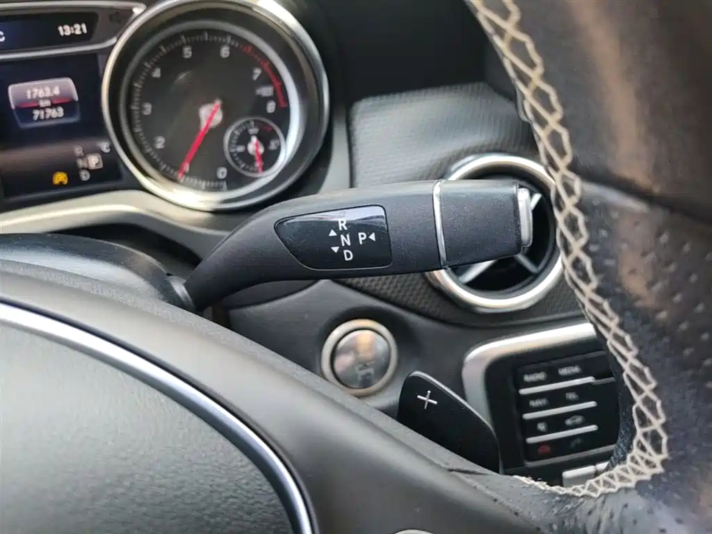 Mercedes-Benz GLA 2018 — фото 14
