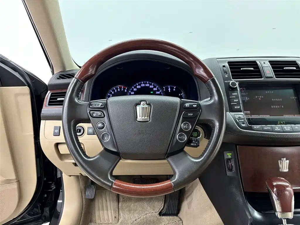 Toyota Crown 2013 — фото 16