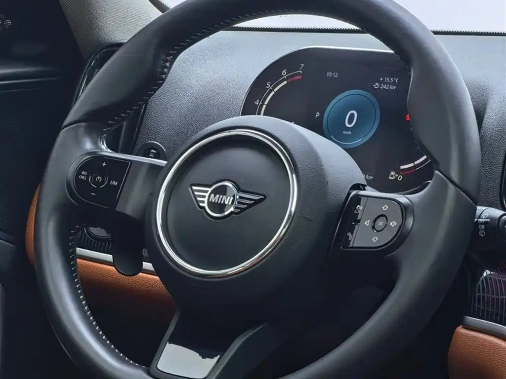 MINI Countryman 2022 — фото 17