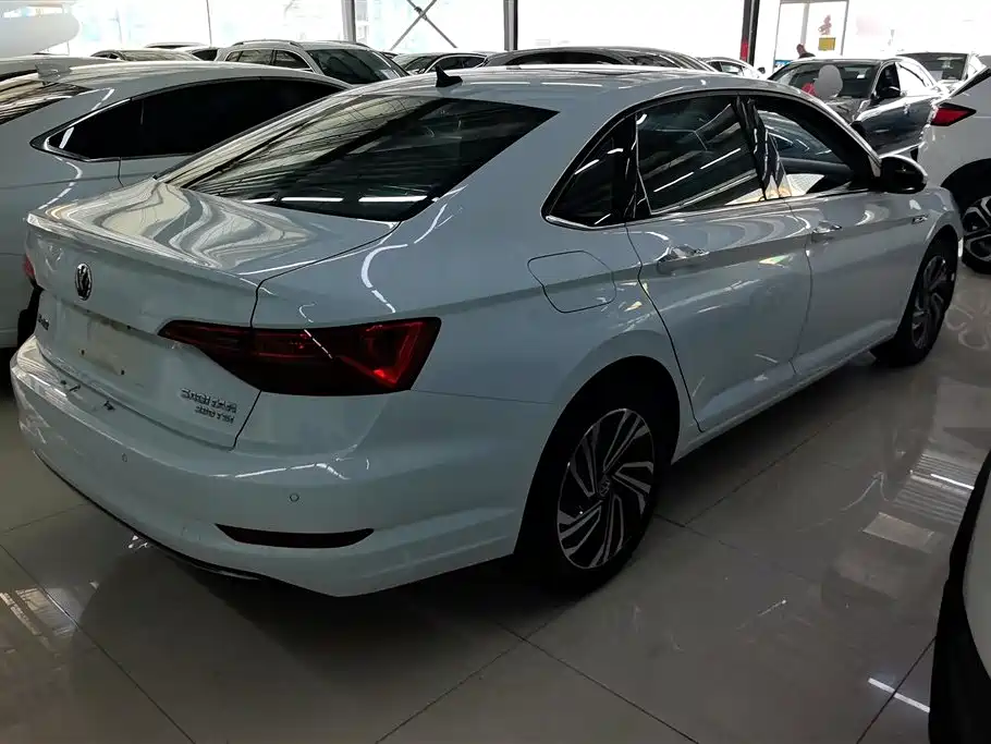 Volkswagen Sagitar 2021