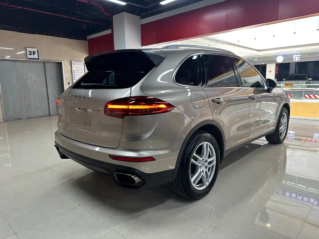 Porsche Cayenne 2016 — фото 4