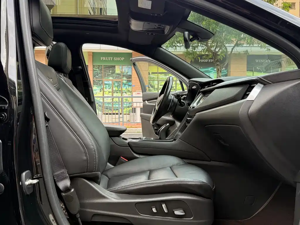 Cadillac XT5 2023 — фото 25