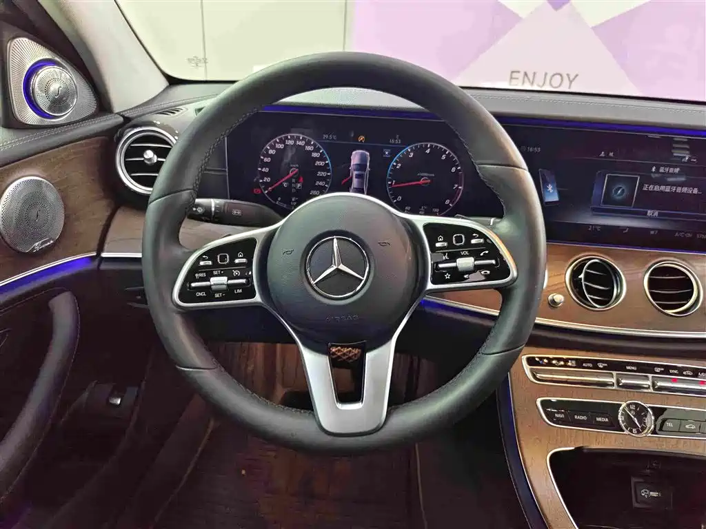 Mercedes-Benz E-Class 2019 — фото 12