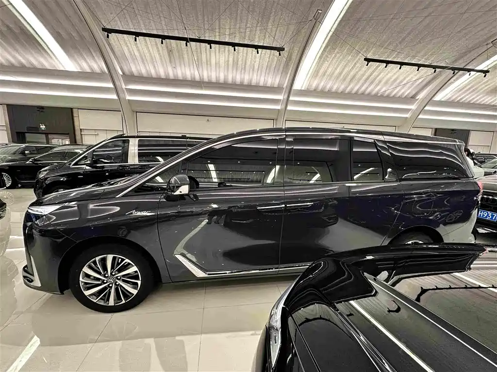 Buick GL8 New Energy 2026 — фото 3