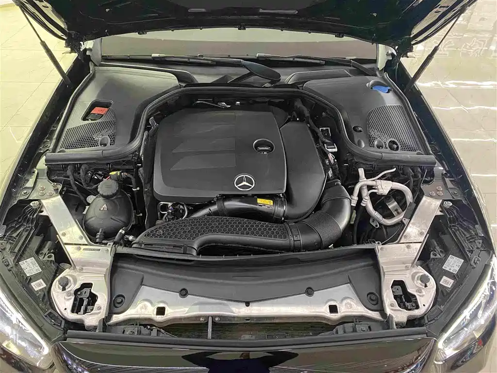 Mercedes-Benz E-Class 2023 — фото 14