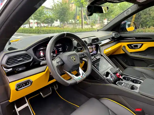 Lamborghini Urus 2023