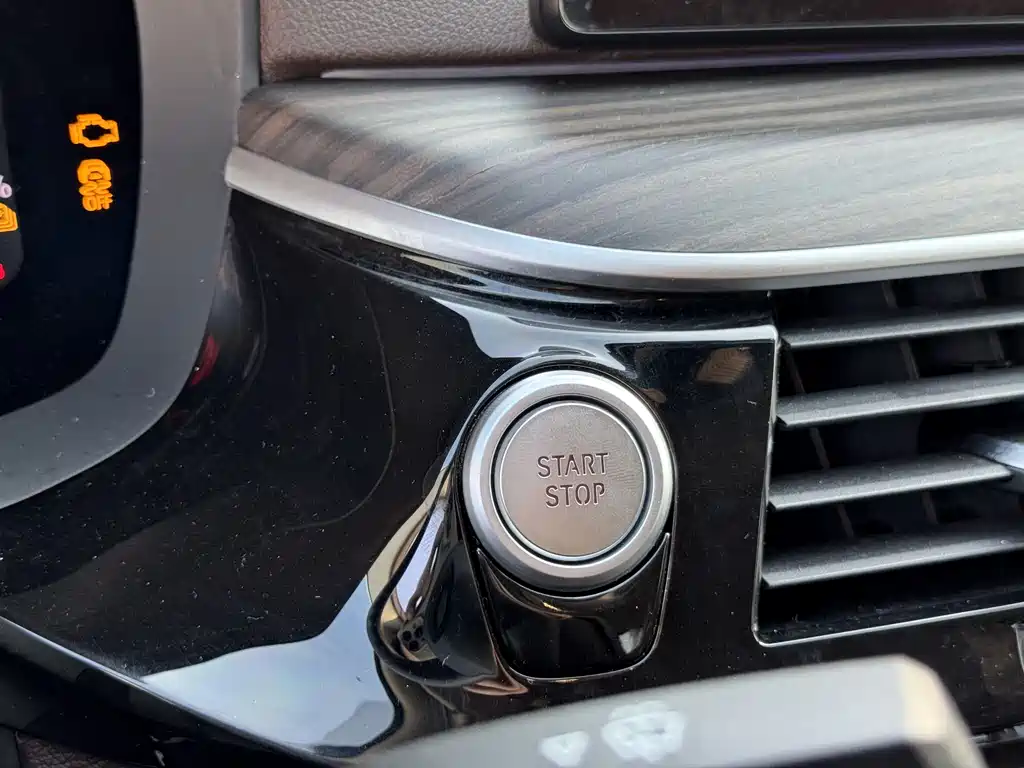 BMW 5 Series New Energy 2020 — фото 19