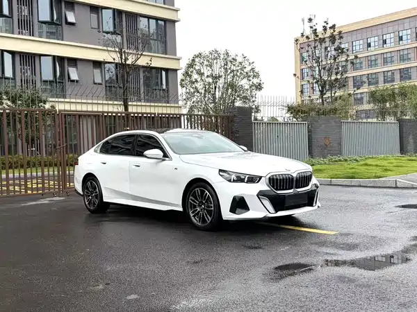 BMW 5 Series 2025