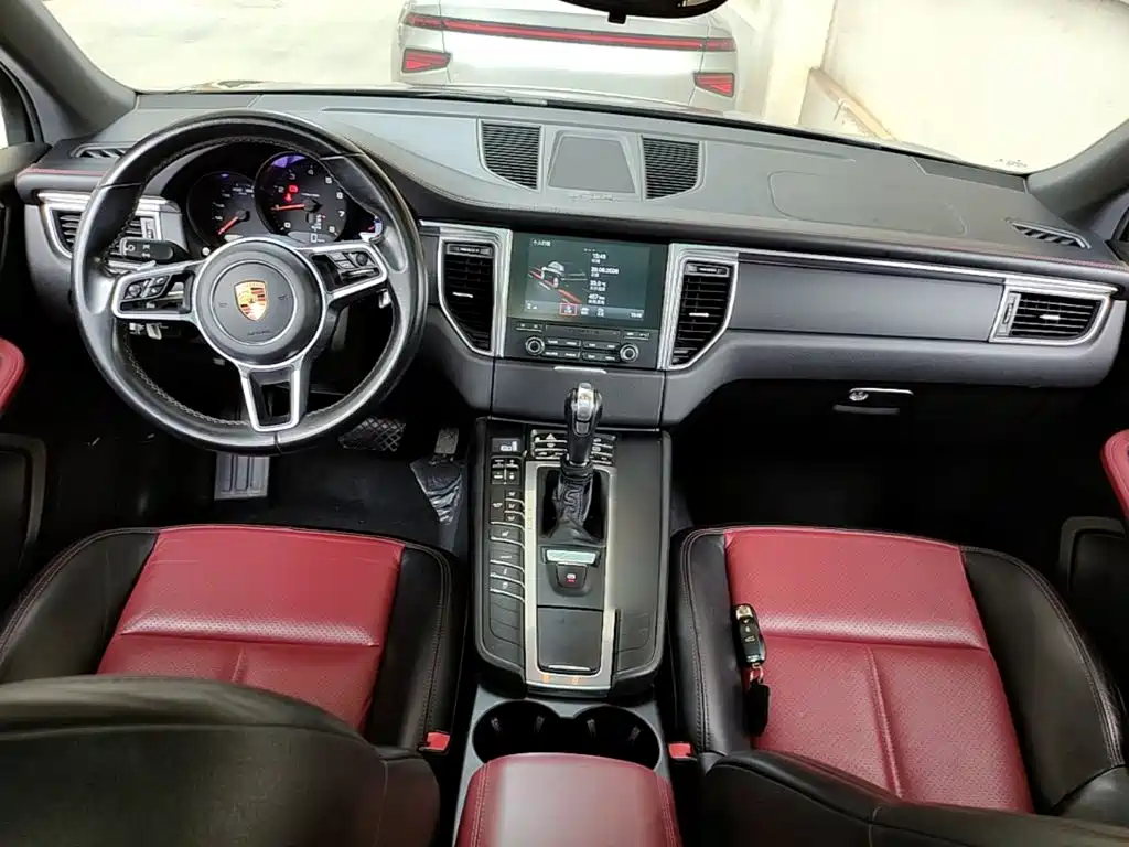 Porsche Macan 2017 — фото 10
