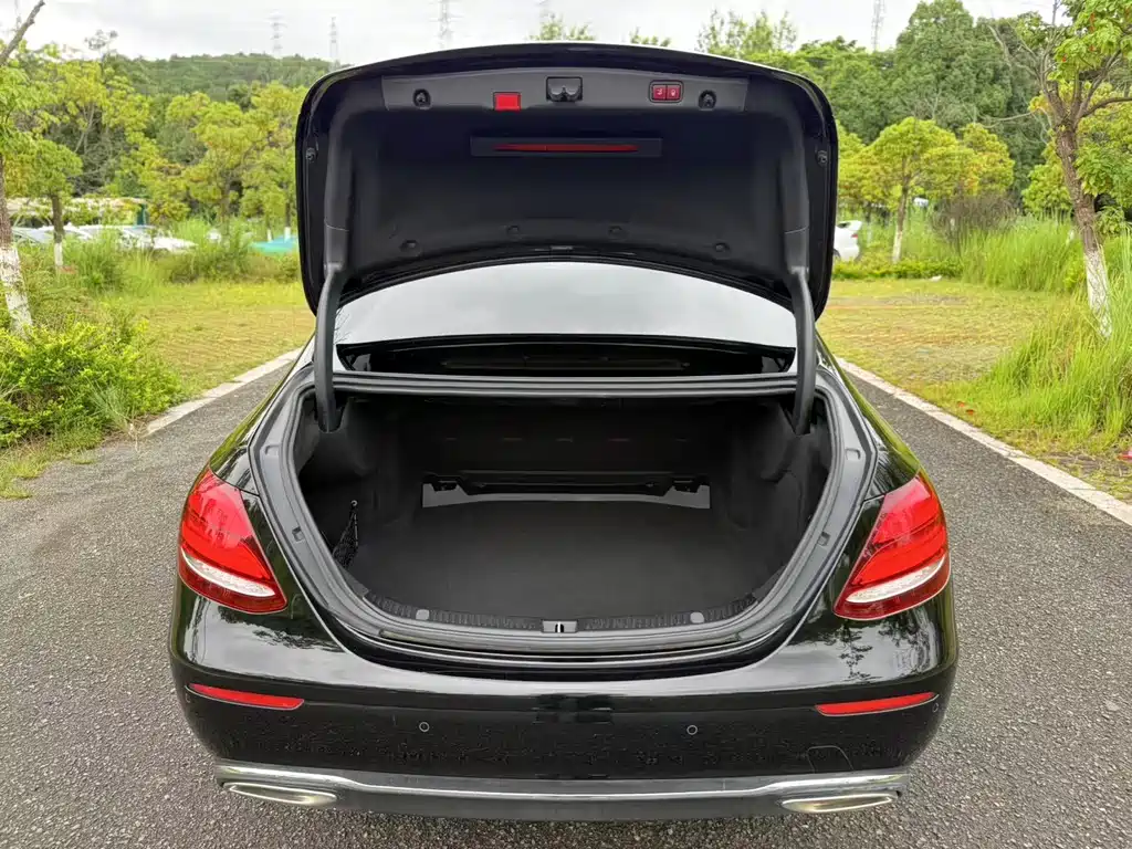 Mercedes-Benz E-Class 2020 — фото 25