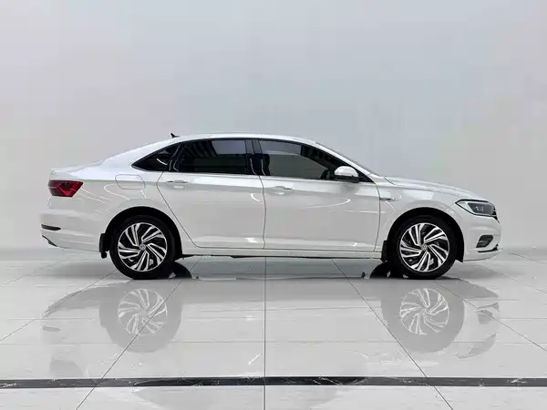 Volkswagen Sagitar 2020