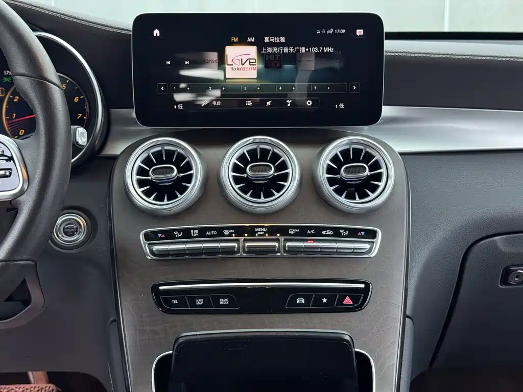Mercedes-Benz GLC 2020 — фото 24