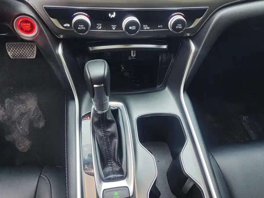 Honda Accord 2022 — фото 16