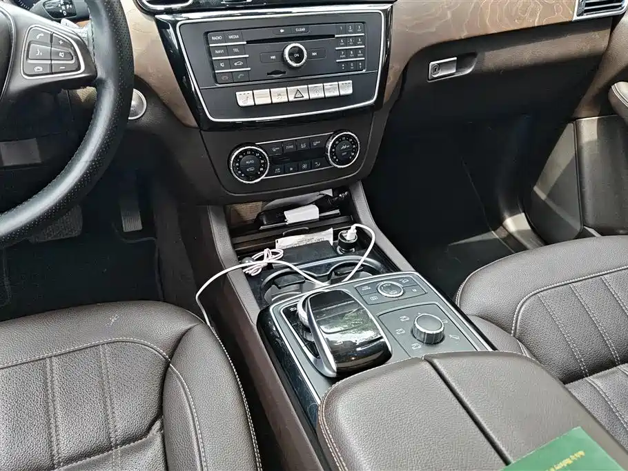 Mercedes-Benz GLS 2016 — фото 16