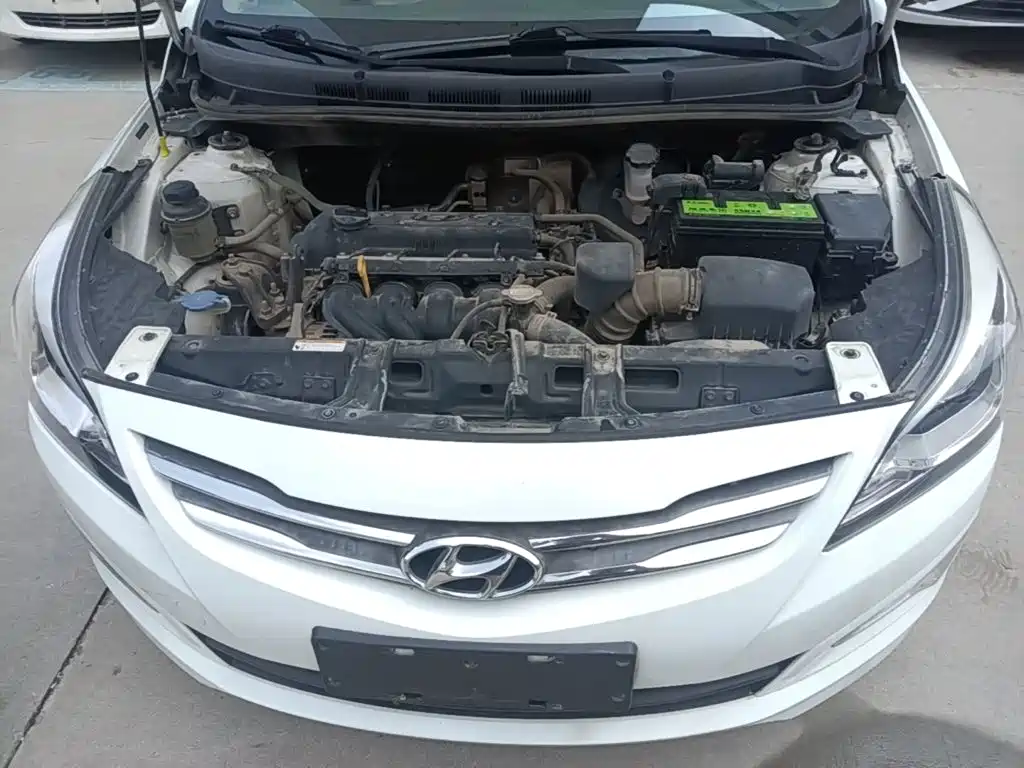 Hyundai Accent 2015 — фото 25