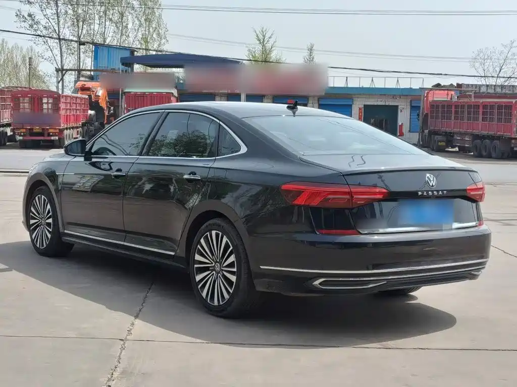 Volkswagen Passat 2021 — фото 11