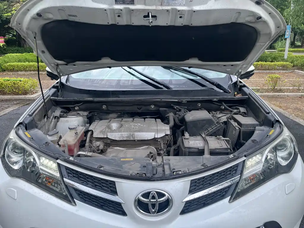 Toyota RAV4 2014 — фото 11