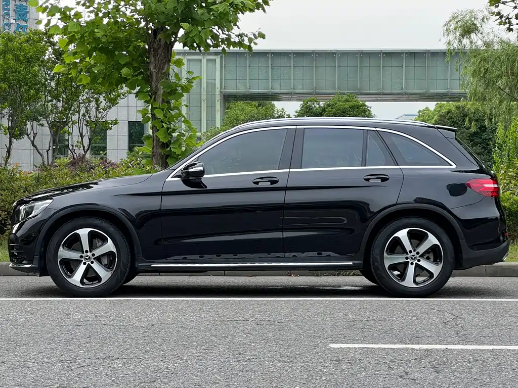 Mercedes-Benz GLC 2018 — фото 5