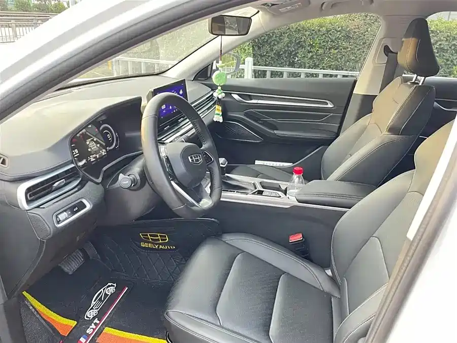 Geely Emgrand 2023
