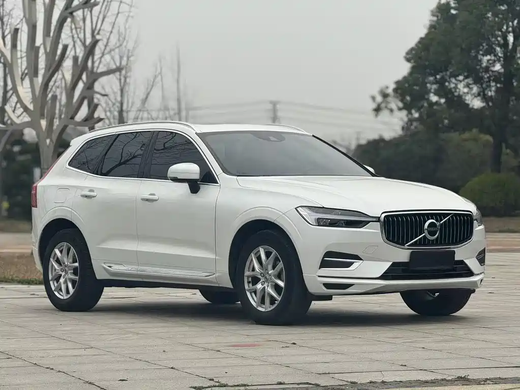 Volvo XC60 2021 — фото 3