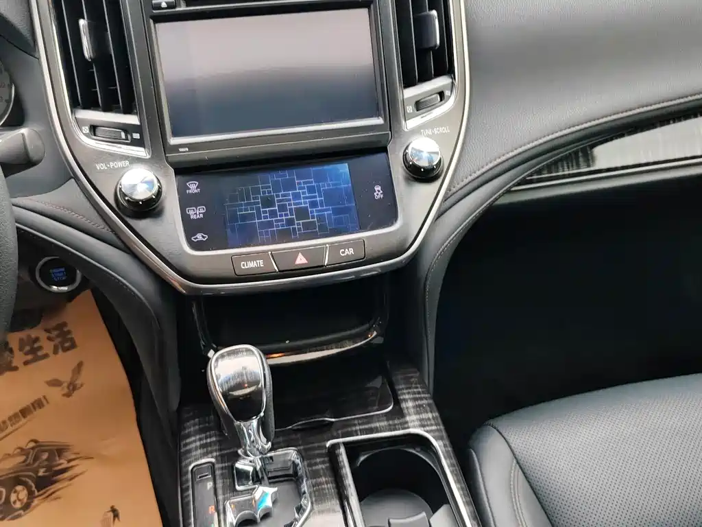 Toyota Crown 2015 — фото 8