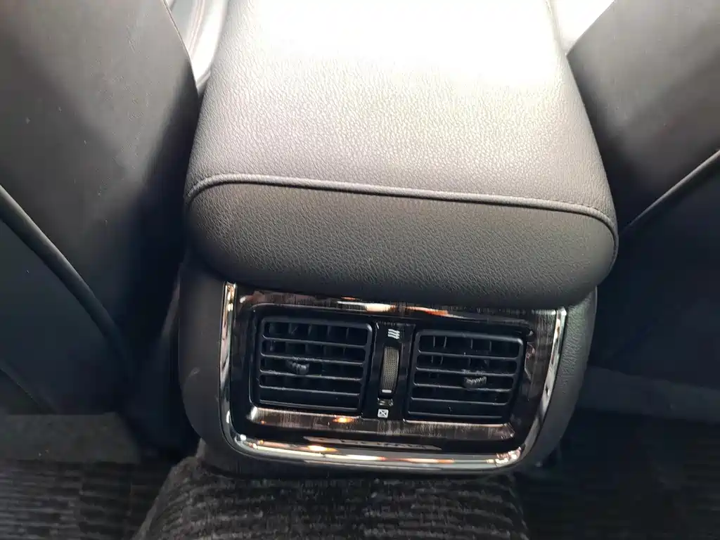 Toyota Crown 2015 — фото 12