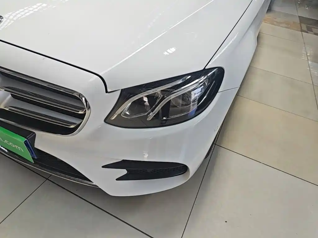 Mercedes-Benz E-Class 2020 — фото 24