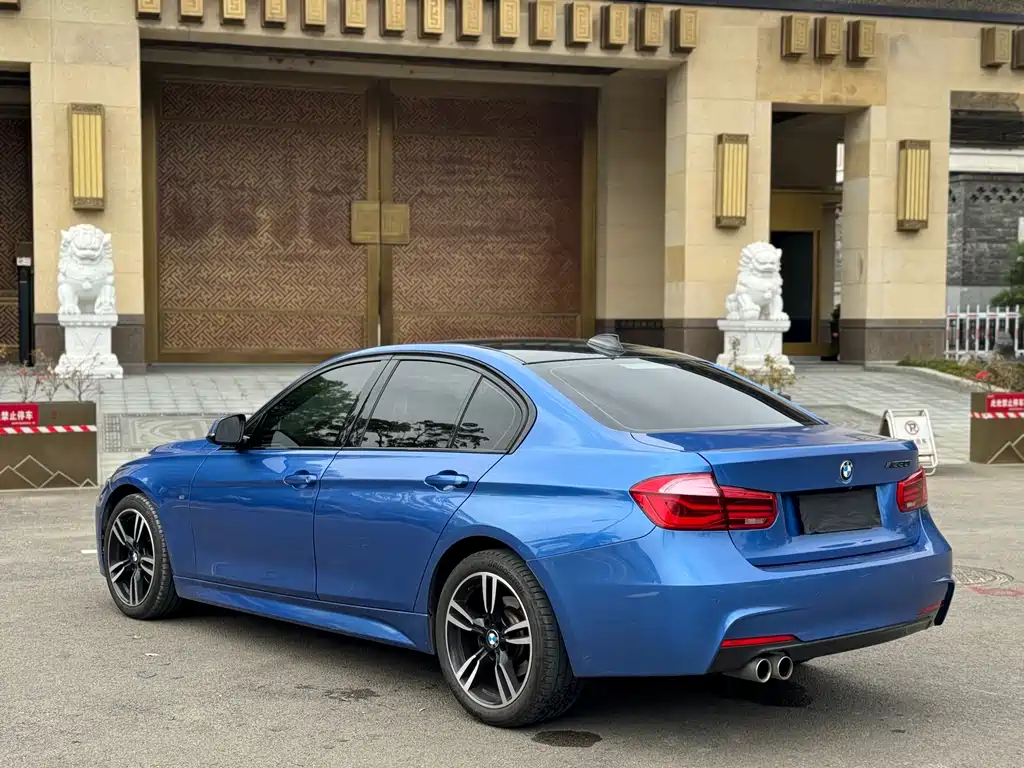 BMW 3 Series 2018 — фото 17