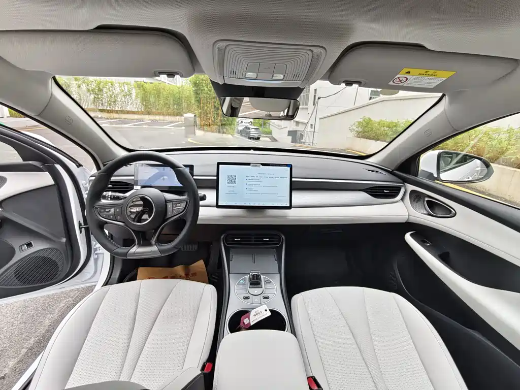 BYD Seal 05 DM-i 2025 — фото 9