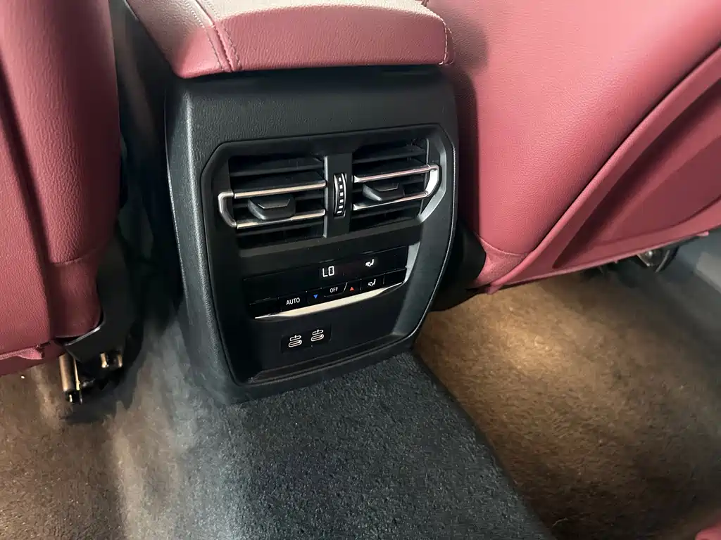 BMW 3 Series 2023 — фото 17