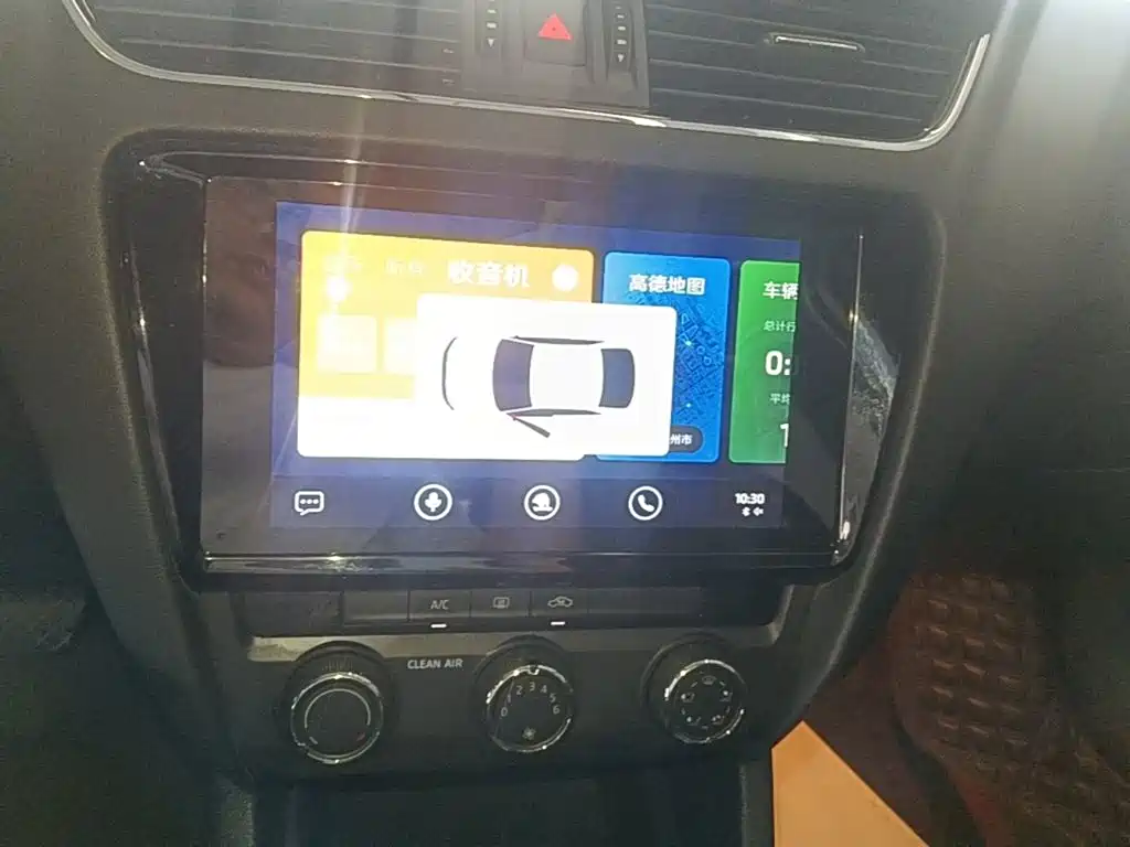 Skoda Octavia 2021 — фото 13