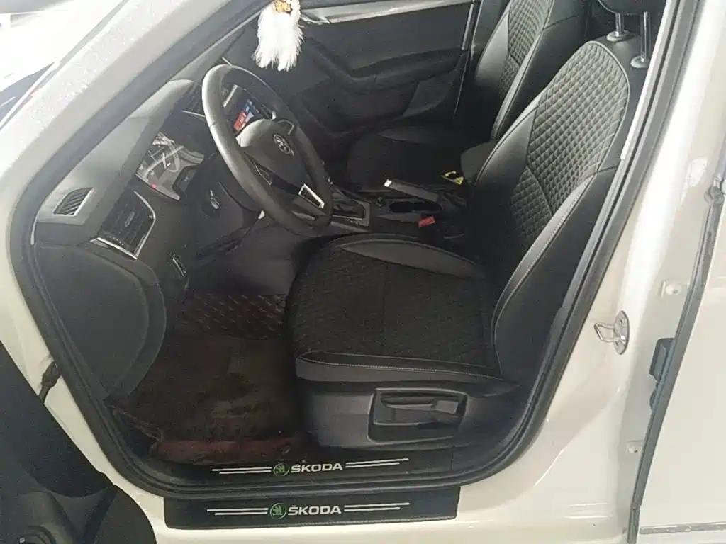 Skoda Octavia 2021 — фото 15
