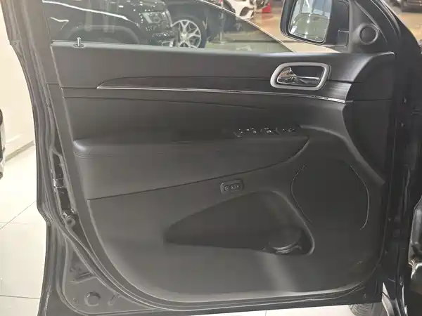 Jeep Grand Cherokee 2021