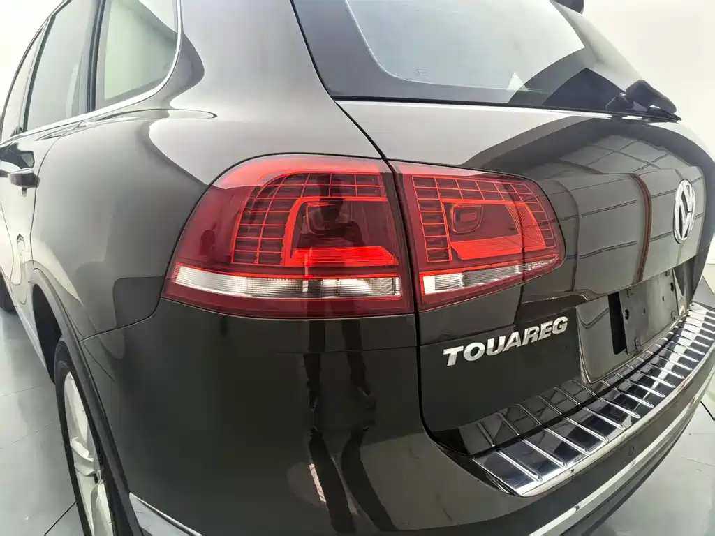 Volkswagen Touareg 2017 — фото 12