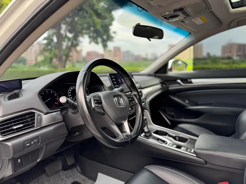 Honda Accord 2019 — фото 9