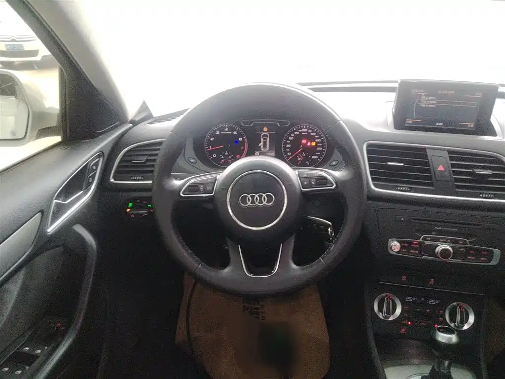 Audi Q3 2015 — фото 7