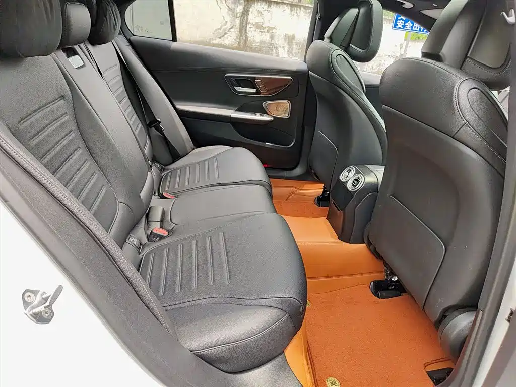 Mercedes-Benz C-Class 2022 — фото 11