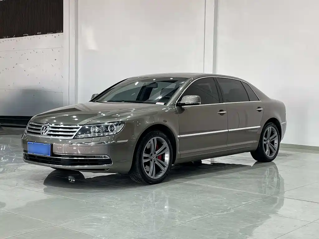 Volkswagen Phaeton 2015 — фото 1