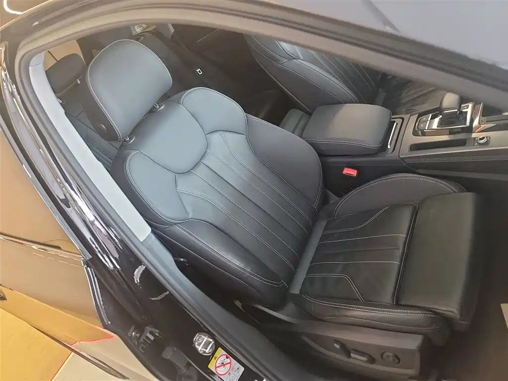 Audi Q5L 2022 — фото 25